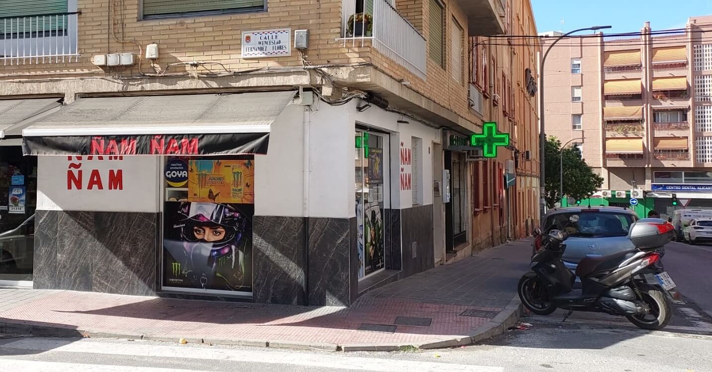 Fachada de Minimarket